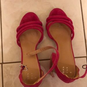 Pink strapped heels 2.5”